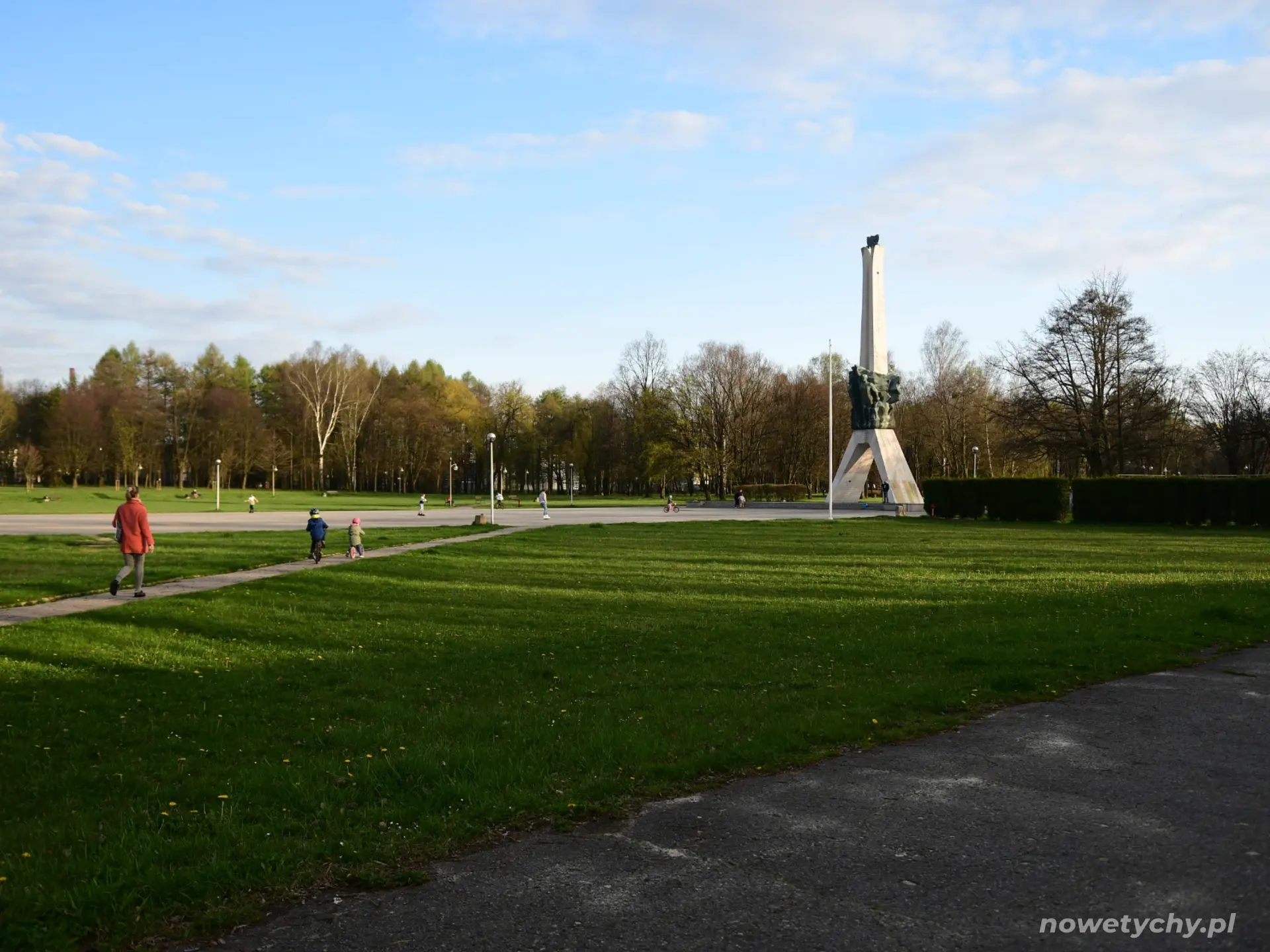 Pomnik Walki i Pracy (tzw. Żyrafa)